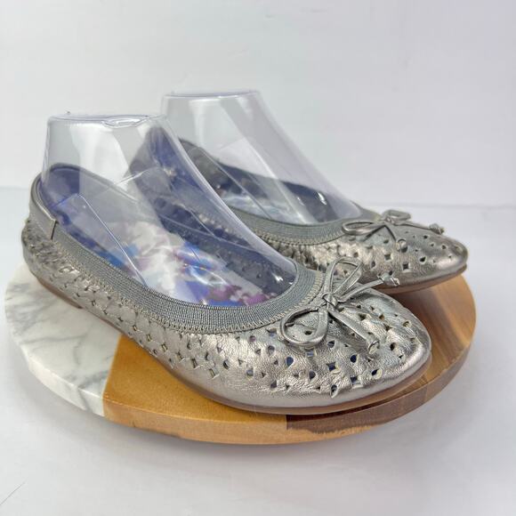 EUC Vionic Women's Spark Surin Pewter Leather Perforated Slip On Ballet Flat 7.5 - Picture 4 of 11